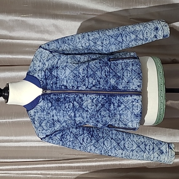 Previously loved MAISON SCOTCH QUILTED BOMBER JACKET - Picture 3 of 12